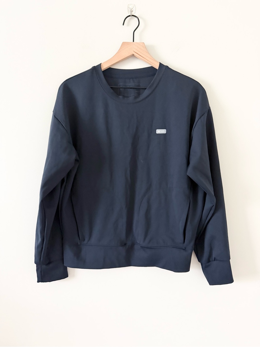 Figs Formx Cornelia Crew Neck Long Sleeve Scrub Top in Navy Size M